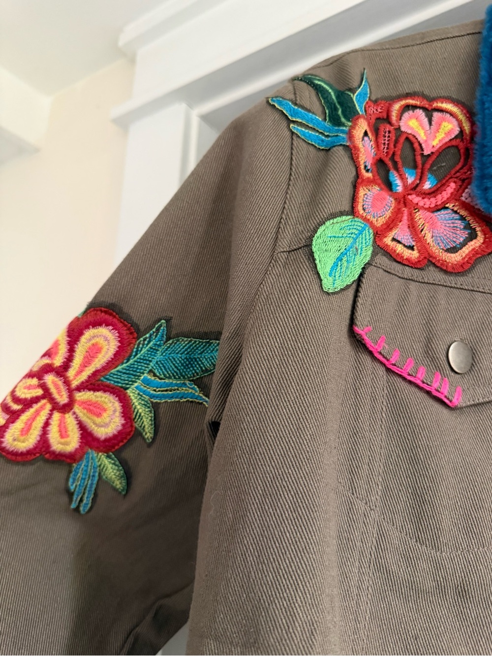 NATURAL LIFE Taupe Jacket with Teal Collar and Bright Pink Lining - Picture 5 of 6